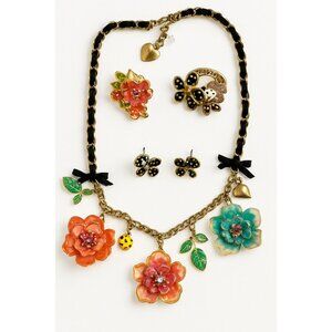 Betsey Johnson Y2K Vintage Jewelry Set – Floral Charm Necklace, Earrings, Ring